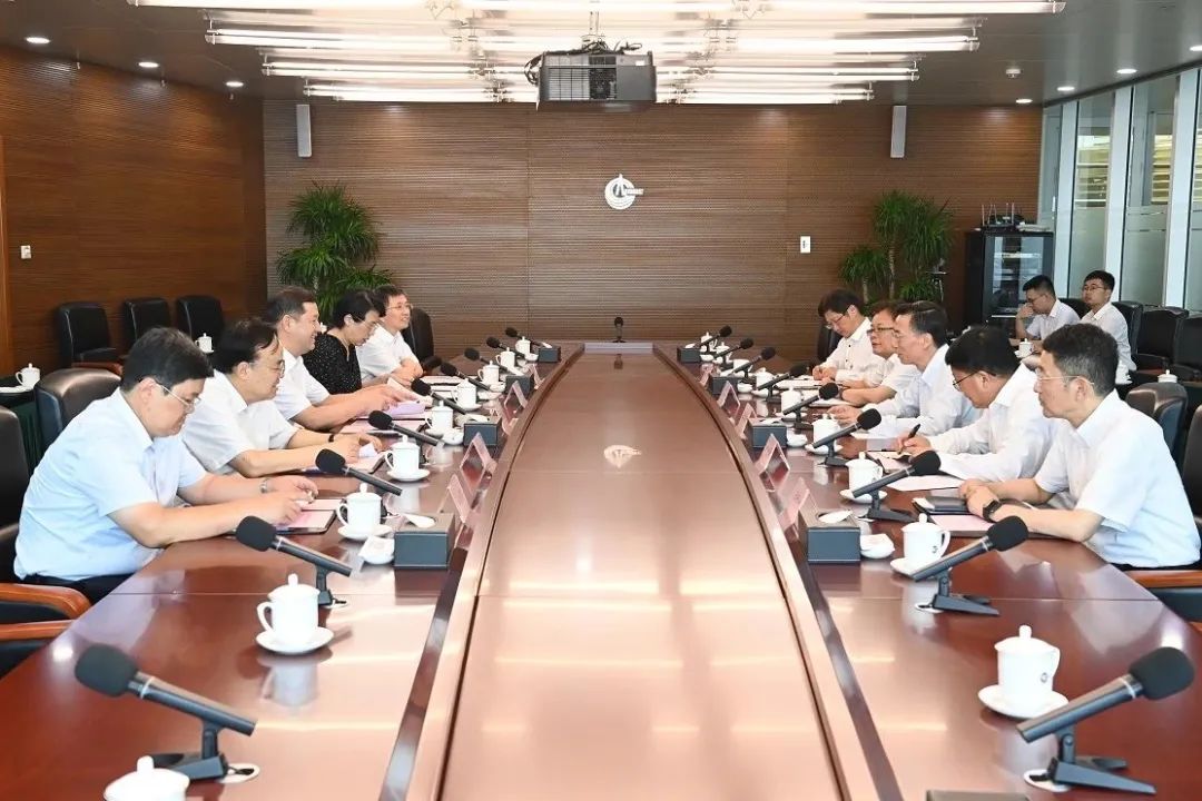 中國海油董事長會見中國石油大學（北京）黨委書記、校長！