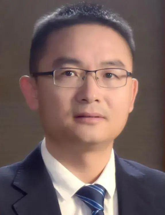 石油院校，一人升任！